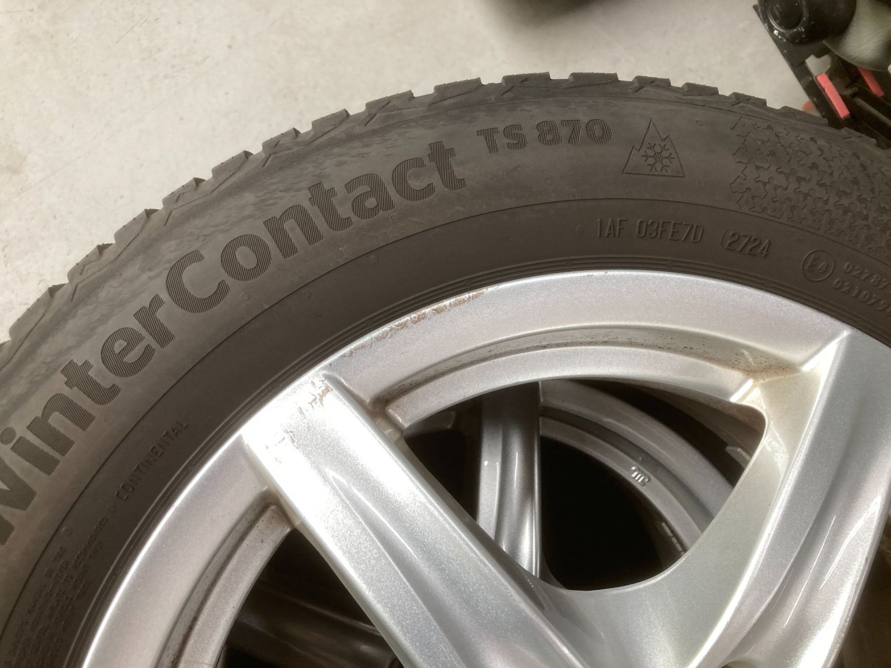 Ford Pneus & Roues: Ford Focus Winterräder 205/60R16 Continental – D'occasion à Cham par WB2223 5