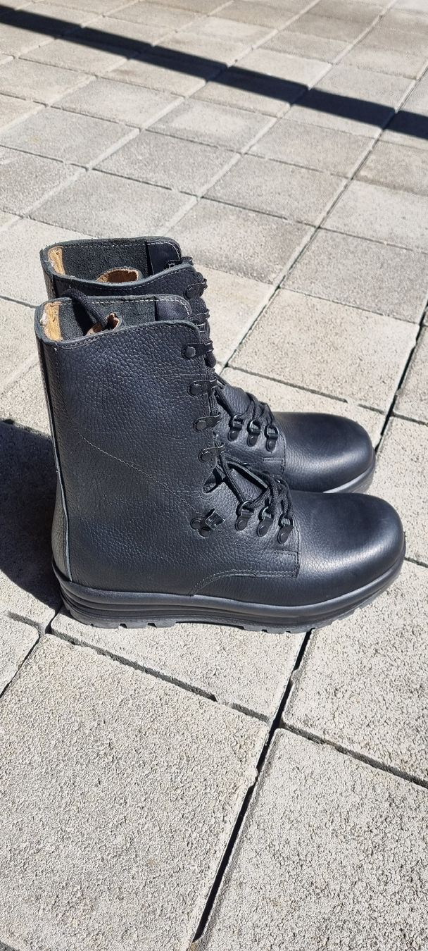 Minerva Scarpe da uomo: Neue KS90/Minerva 15 in Grösse 275 – Nuovo (secondo la descrizione) da Zürich venduto da Glaidan 1