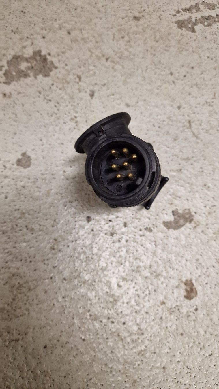 Laufwerke & Adapter: Anhängerstecker, Kurzadapter 12V – Gebraucht aus Nebikon von Japostyle 1