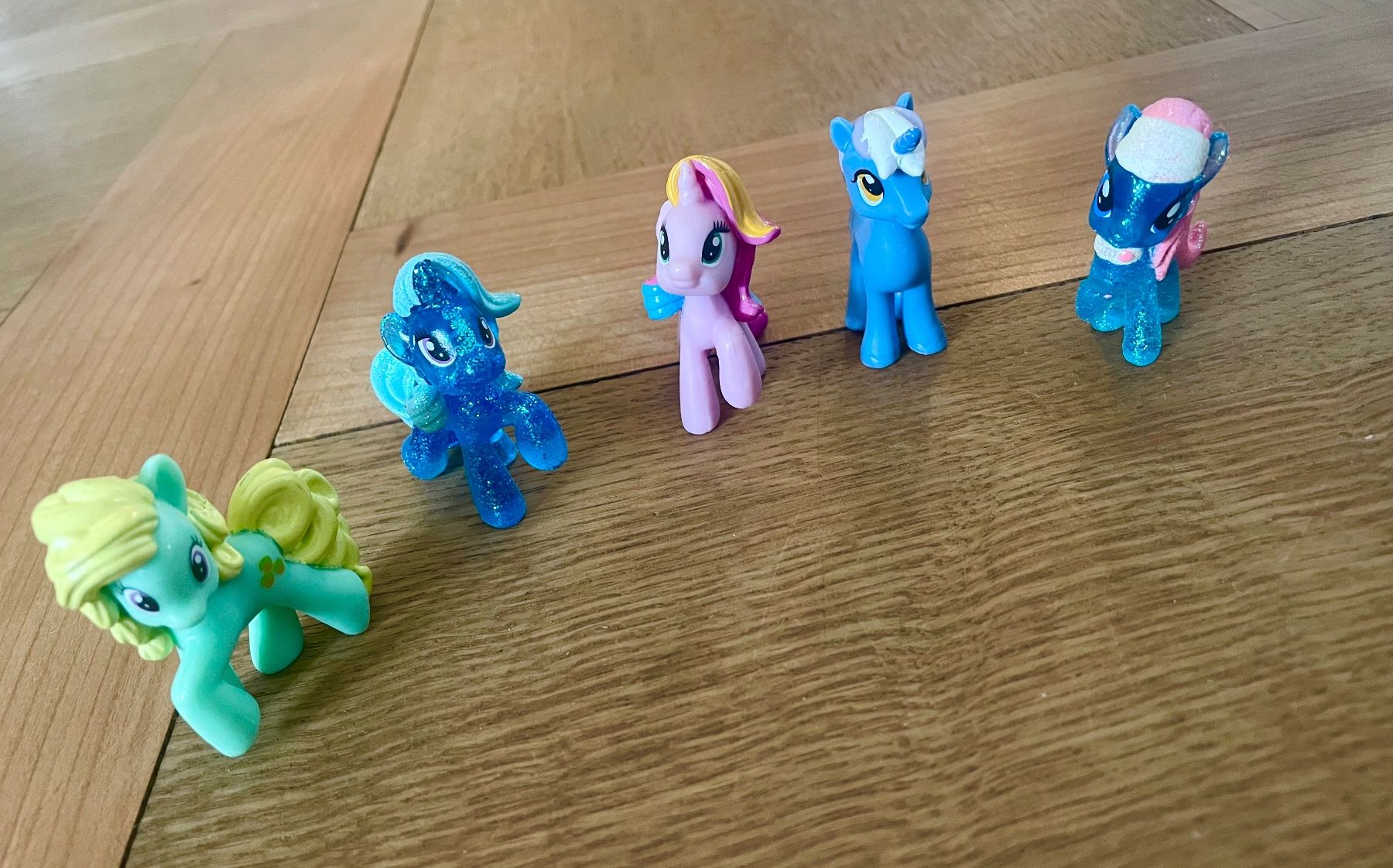 Giocattoli: 5 Little Ponys – Usato da Zürich venduto da Capetown14 2