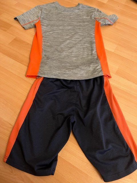 Lotti & Set di vestiti: Set, Shorts plus T-Shirt Gr. 146/152 – Usato da Wabern venduto da adamovski 2