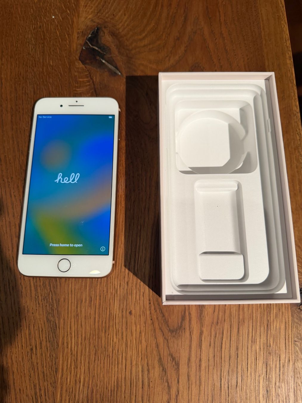 Apple Telefoni cellulari / Smartphones: iPhone 8 Plus mit 256 GB Gold, ohne Kratzer – Usato da Frauenfeld venduto da Flomarket