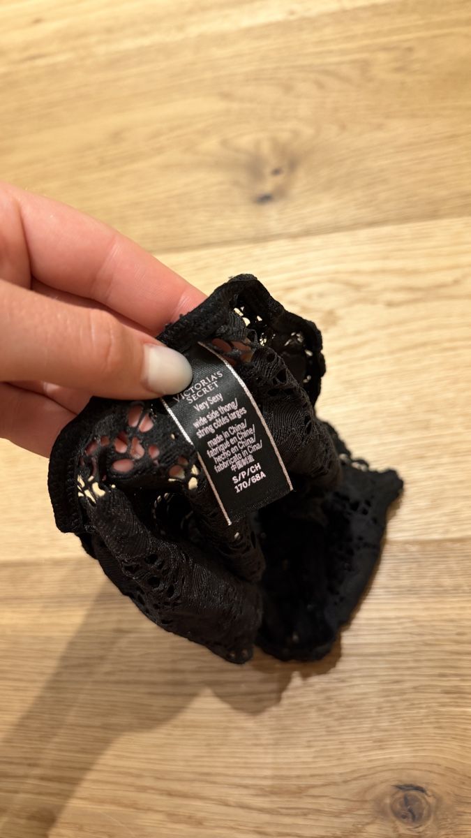 Victoria's Secret Altra biancheria intima: Victorias Secret String schwarz Spitze Grösse S – Usato da Glarus venduto da lindabene 2