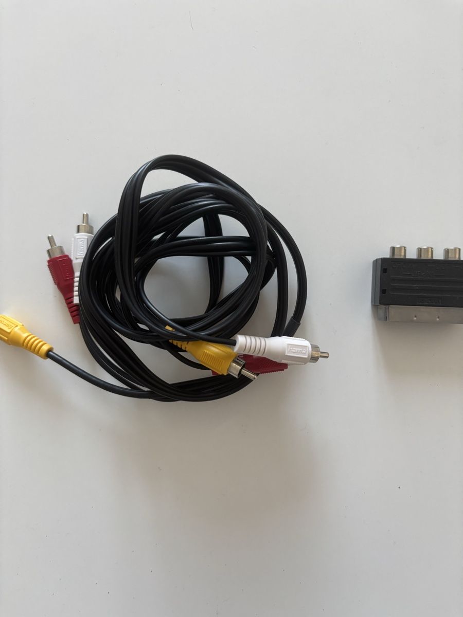Cavi: Adaptateur AV RCA avec câble audio vidéo composite noir – Usato da La Chaux-de-Fonds venduto da DANIELA19961996