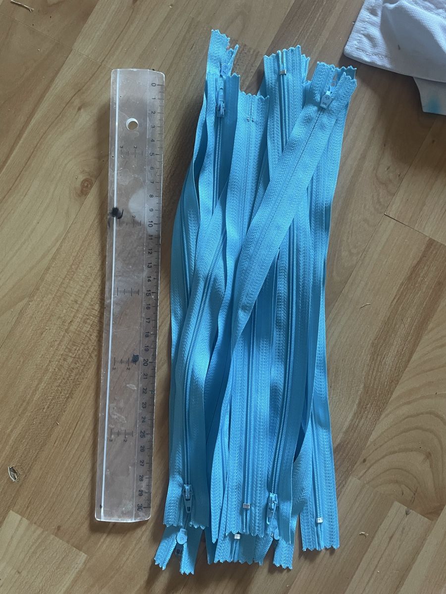 Stoffe: Lots de 10 fermetures éclair bleues 30cm – Neu (gemäss Beschreibung) aus Yverdon-les-Bains von sogo02
