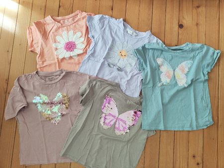 Diverse Tshirts mit Wendepailletten Gr.134/140
