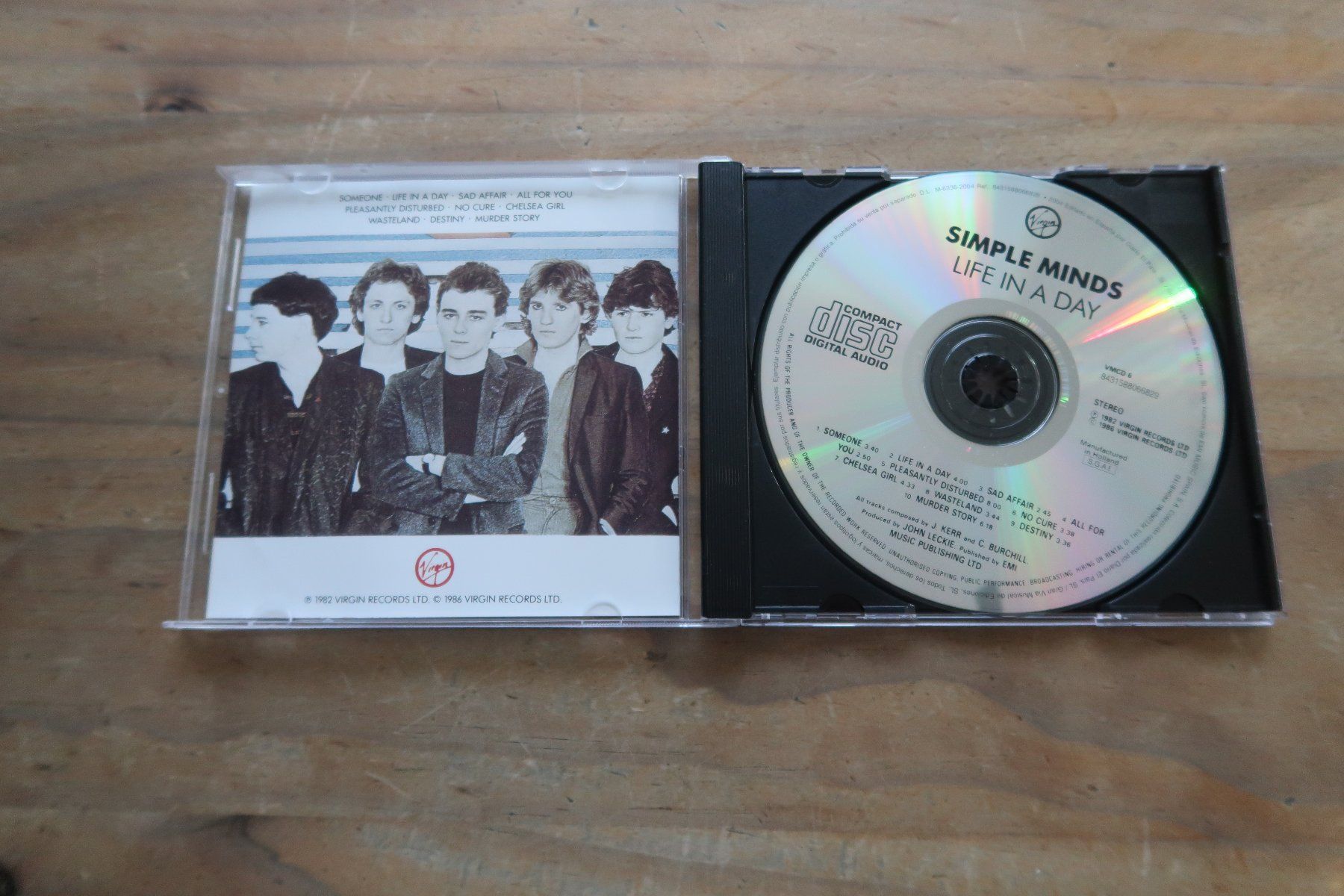 CD: SIMPLE MINDS - LIFE IN A DAY - CD – Usato da Basel venduto da Patiscat 3