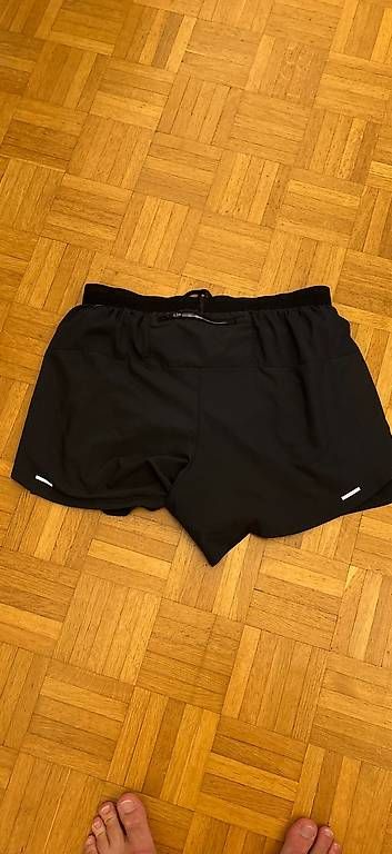 Pantaloni: Nike Running Shorts – Usato da Oberwil-Lieli venduto da kaj_ng8x 1