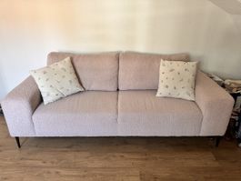 Sofa in Boucle Optik hellrosa zwei Sitzplätze gebraucht