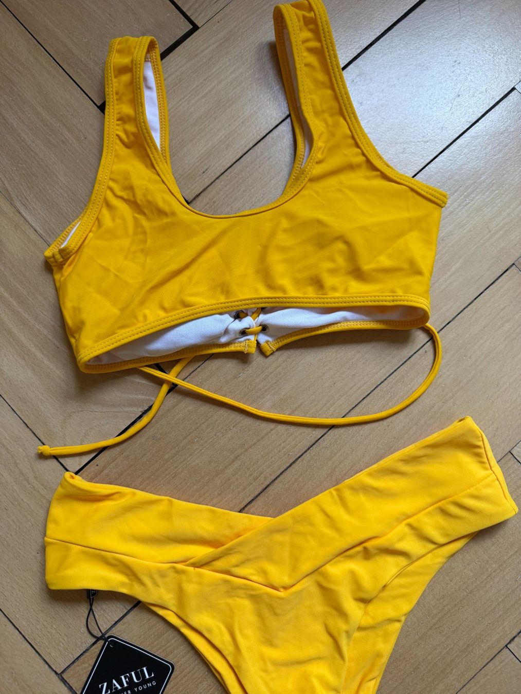 Zaful Costumi da bagno & Bikini: ZAFUL - Bikini gelb S-M (NEU) – Nuovo e nell'imballaggio originale da Zürich venduto da Diazaio 1
