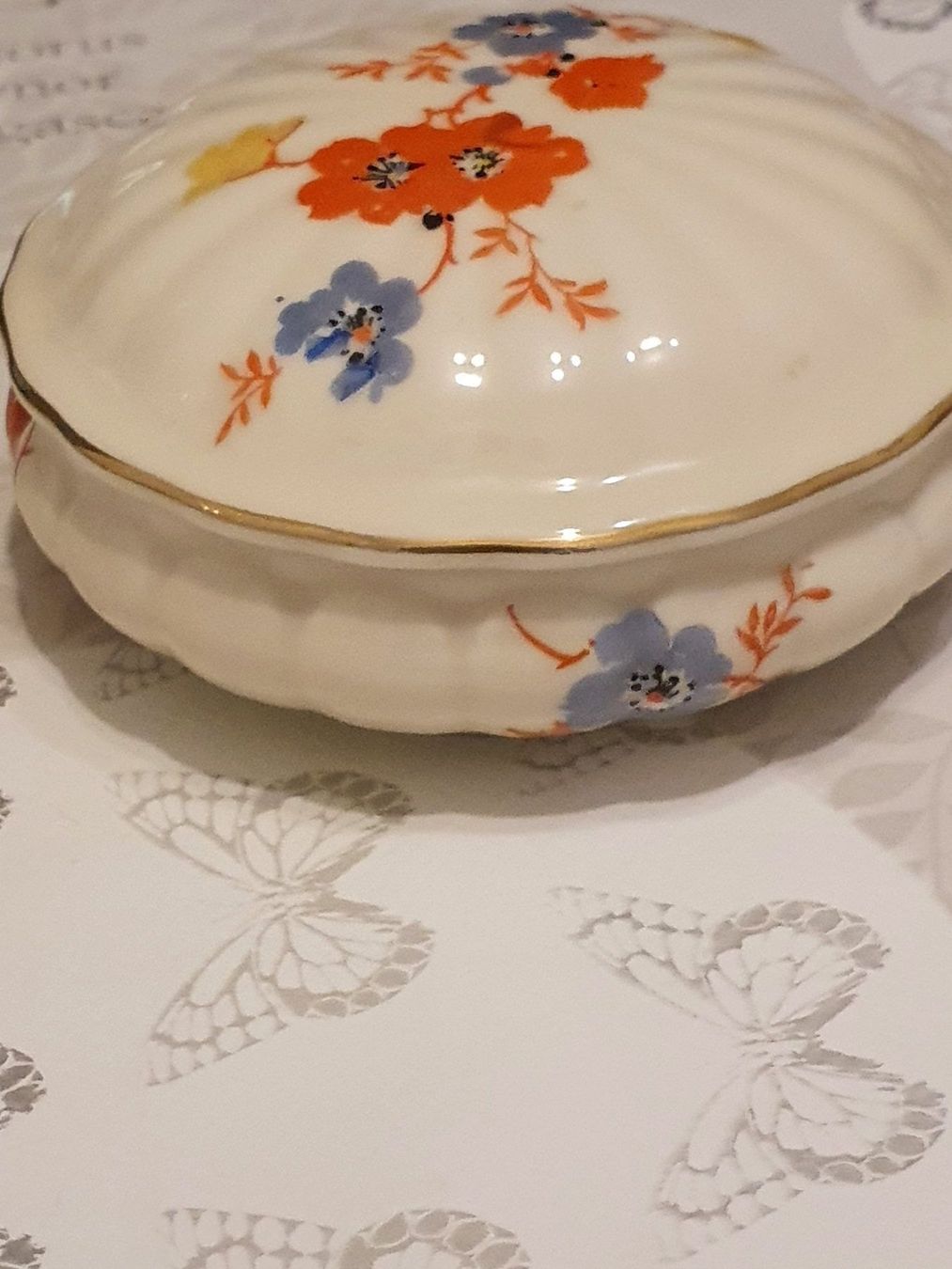 KPM Zuckerdosen: KPM Dose mit Blumendekor – Neu (gemäss Beschreibung) aus Klingnau von Fee1960