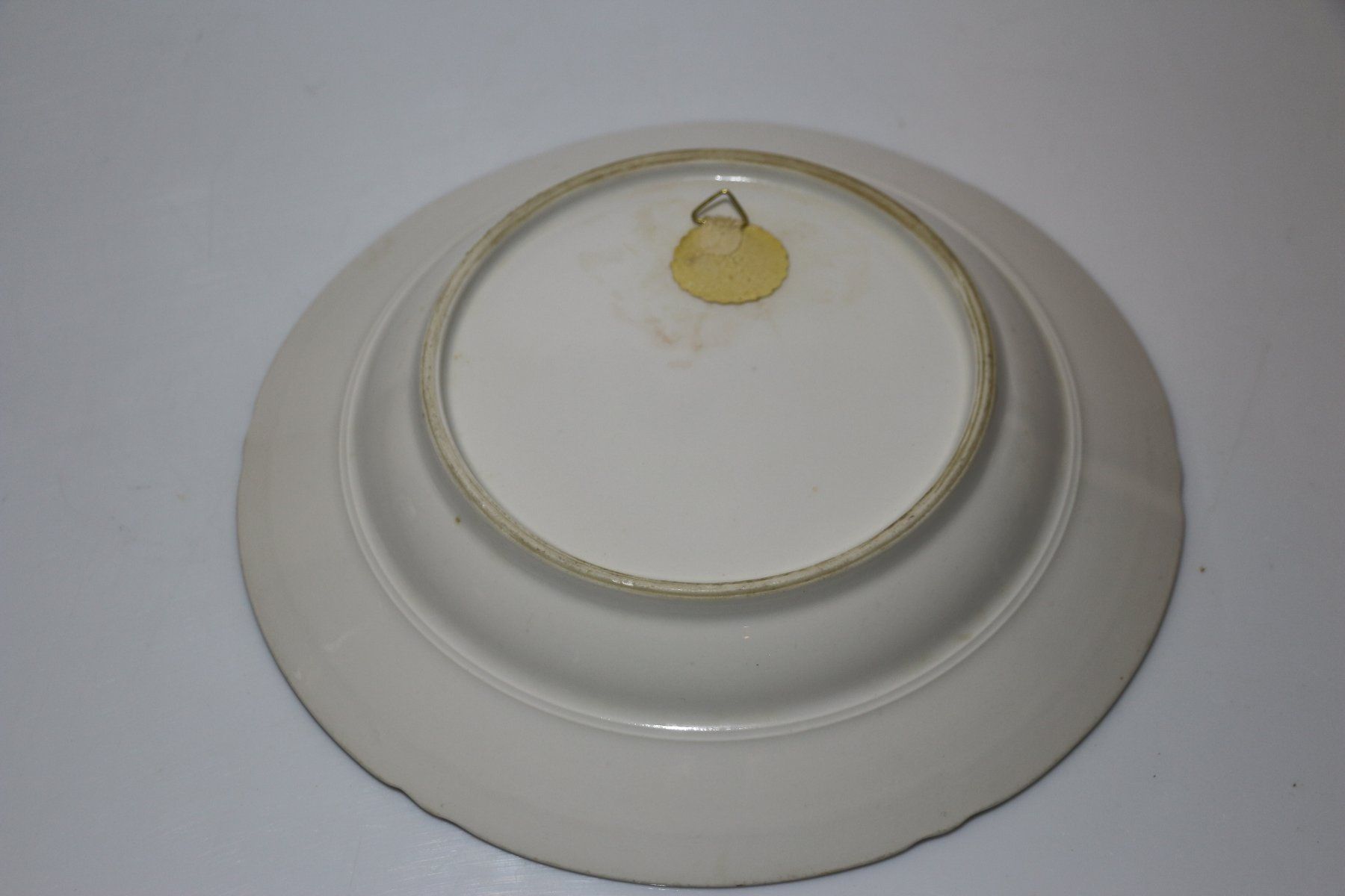 Teller: Nostalgischer Sammelteller – Gebraucht aus Corminboeuf von antikerverkauf 2