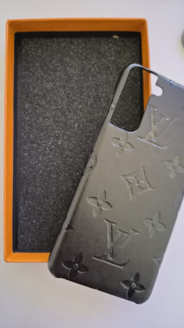 Samsung Cover & Protezioni schermo: Lederhülle Samsung Galaxy S21 schwarz – Nuovo e nell'imballaggio originale da Schaffhausen venduto da Fashion1144