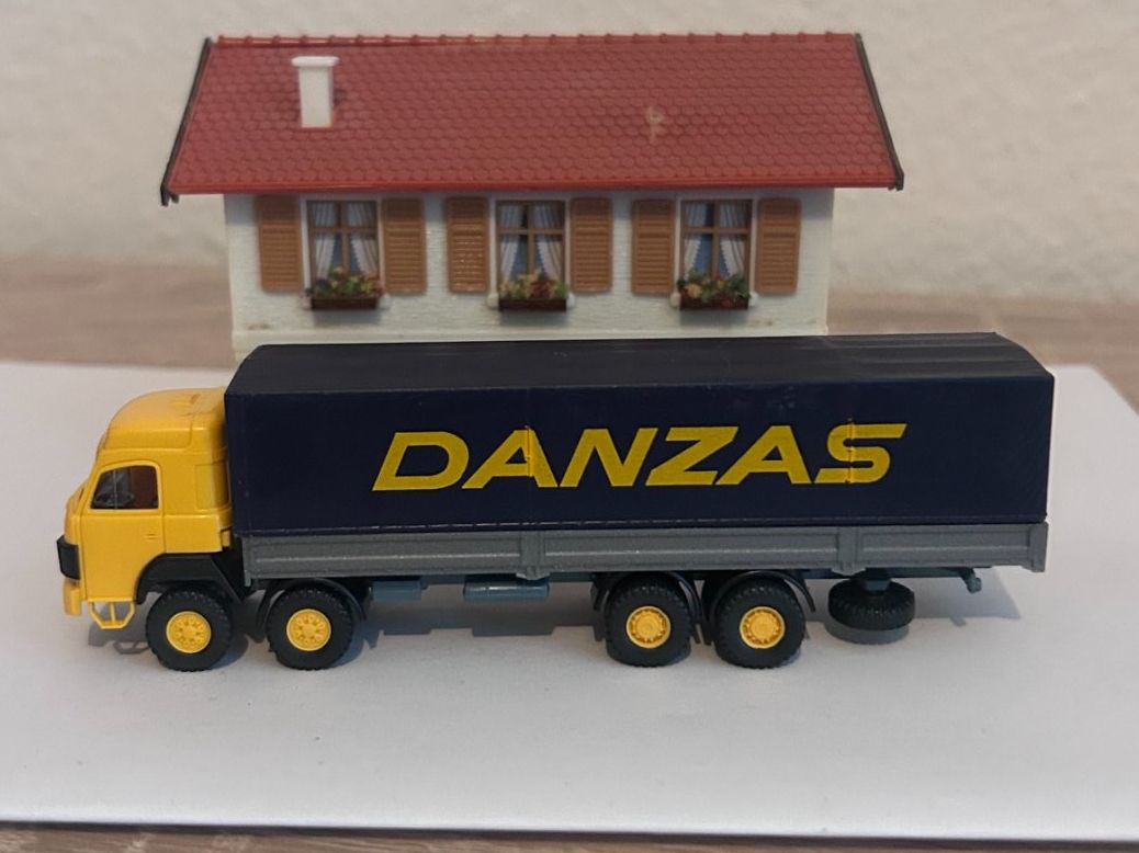 Roskopf Modellautos: Roskopf Saurer Sattelzug DANZAS – Gebraucht aus Goldach von Manyro55