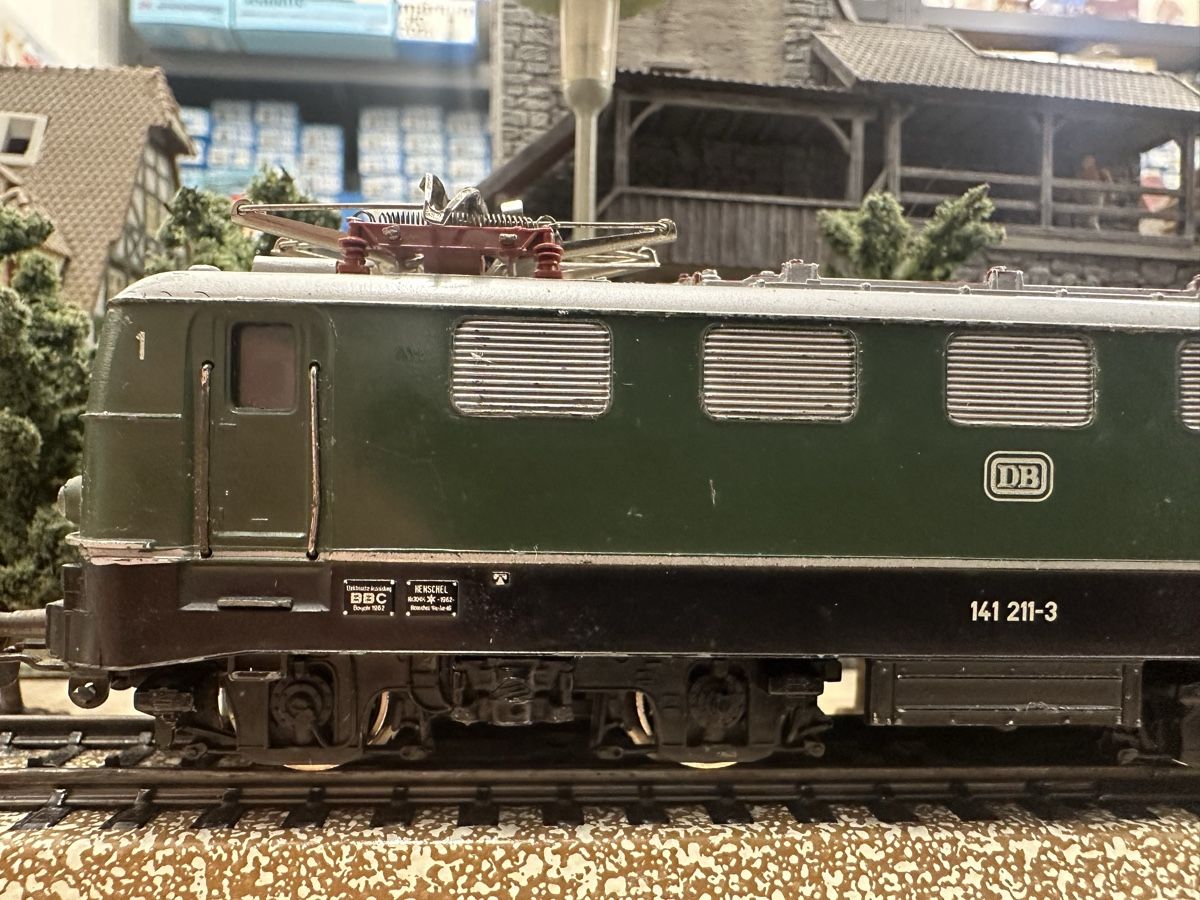 Märklin Modellini di ferrovie: Märklin 3037 DB BR 141 – Usato da Lupsingen venduto da New-Haven 1