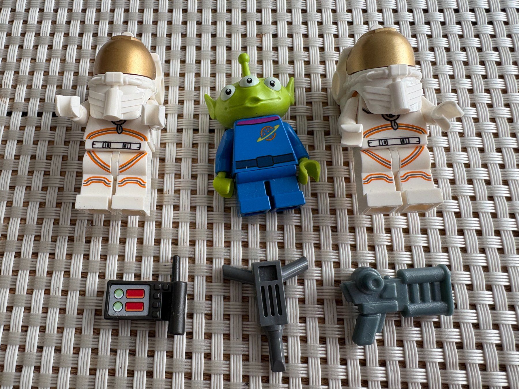 Lego Kit di costruzioni: Lego Minifiguren Miners Alien Mond Explorer – Usato da Buochs venduto da Techtelmechtel