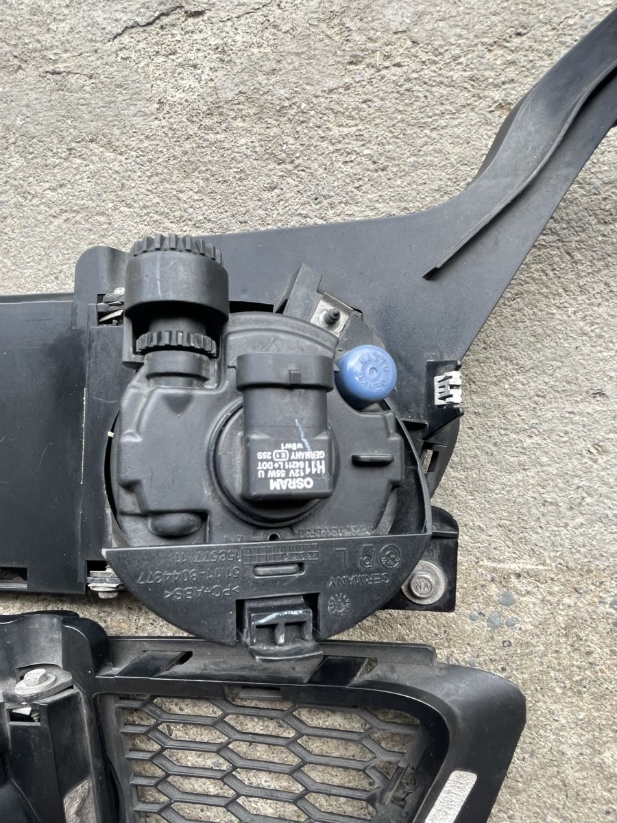 BMW Tutti pezzi di ricambio auto: 2x Phare antibrouillard avant | BMW séries 3 E90 E91 E92 E93 – Usato da Denges venduto da Ricautomotive 8