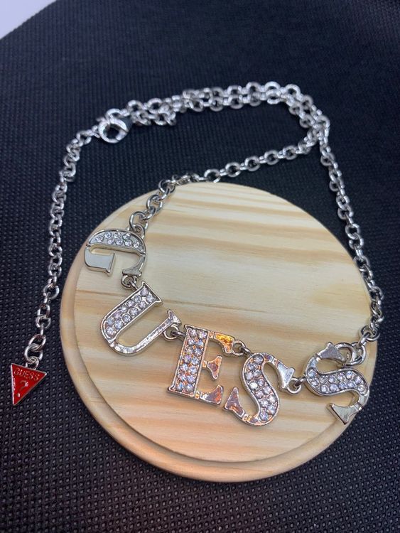 Collier GUESS Avec Pendentif - Noir, Style Moderne Et Tendance