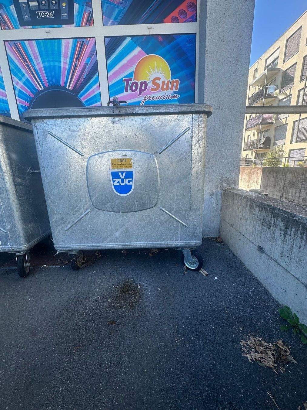 Autres articles bureau & commerces: Abfallcontainer 800 Liter mit Roller – D'occasion à Neuenhof par Bodyfit_AG