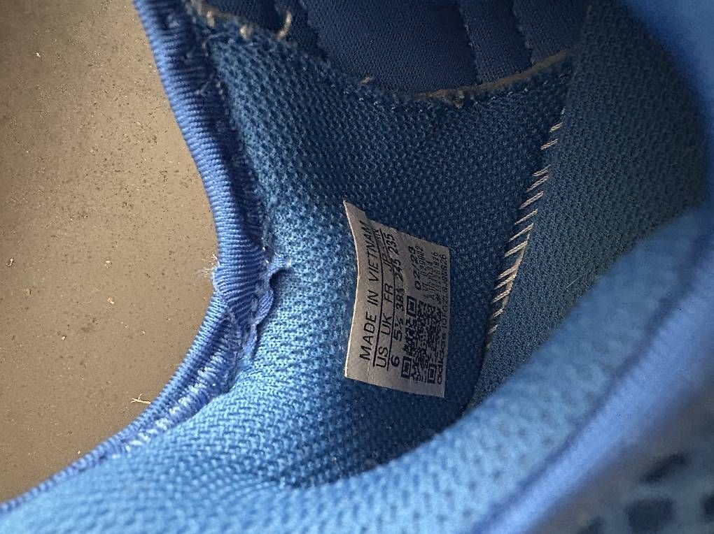 Schuhe für Jungen: Hallenschuhe Adidas Performance Stabil Kids Gr. 38.5 – Gebraucht aus Thayngen von xelera 2