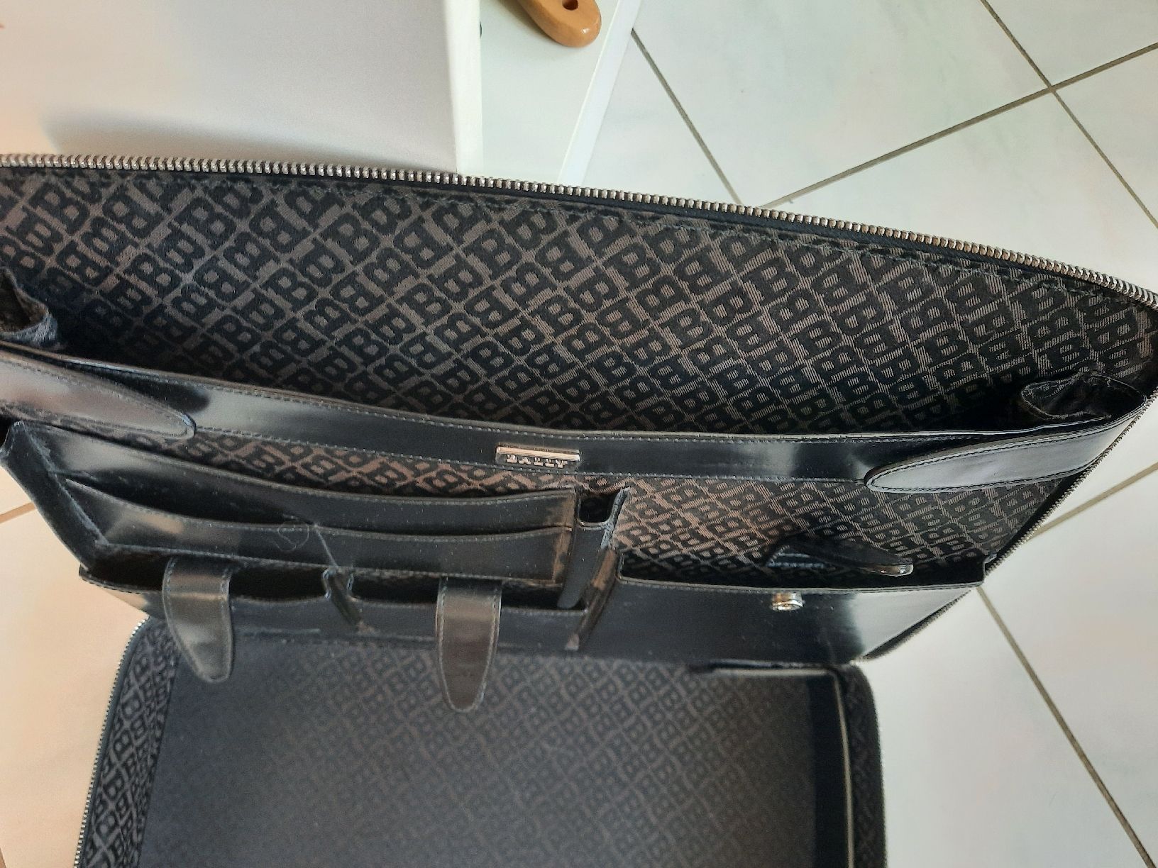Bally Koffer & Taschen: BALLY, PORTE-DOCUMENTS, en CUIR – Gebraucht aus Le Locle von marylise01 7