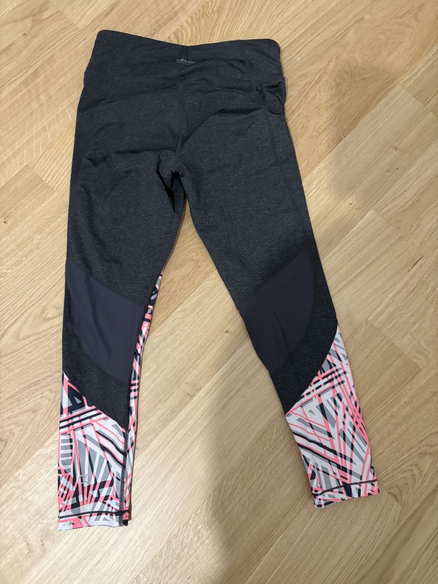Calvin Klein Leggings: Calvin Klein sport leggings M – Usato da Rolle venduto da gos_2xy5 2