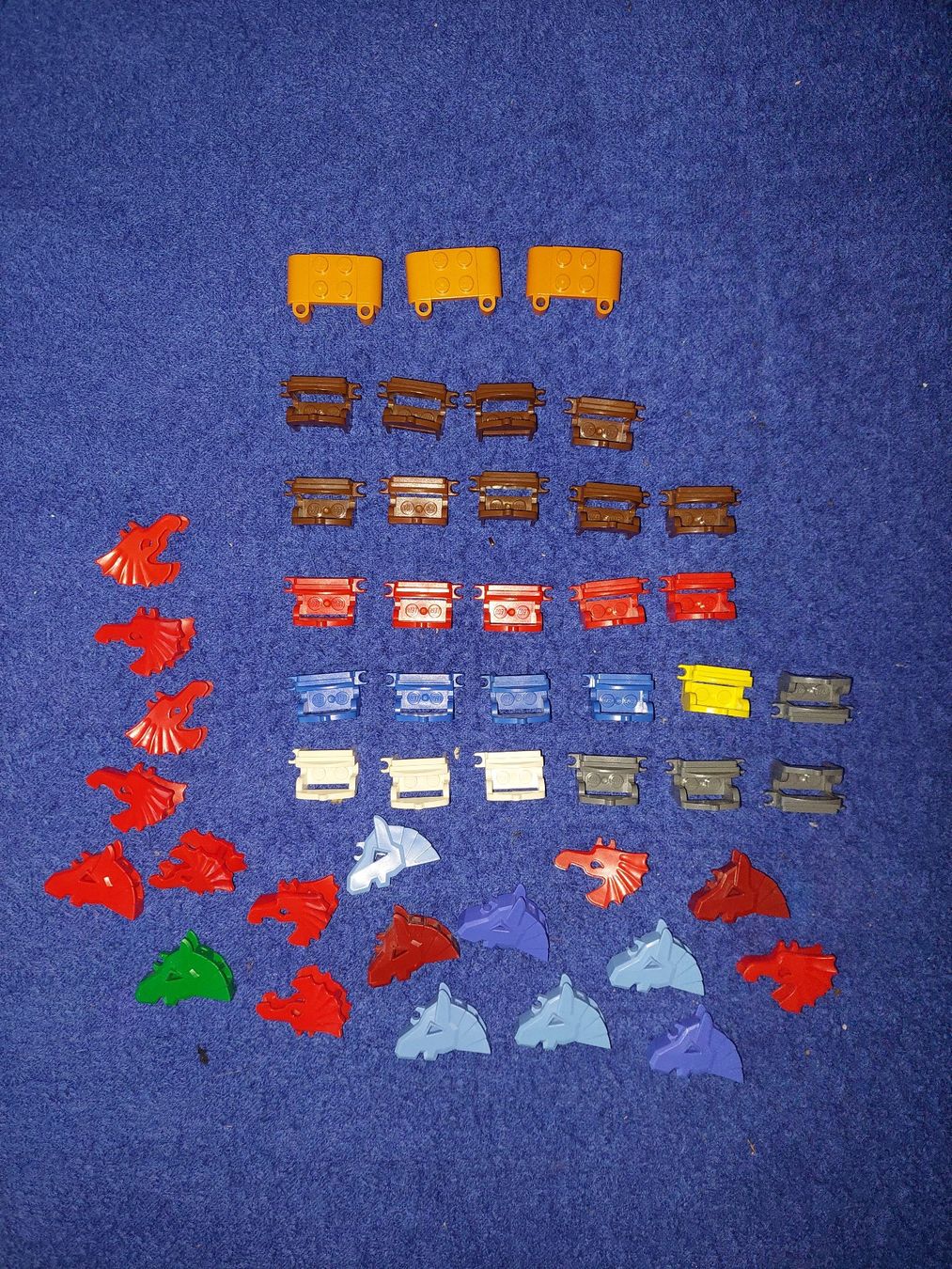 Lego Kit di costruzioni: Lego Pferdesättel und Kopfschmuck – Usato da Altenrhein venduto da schalumpfi 1