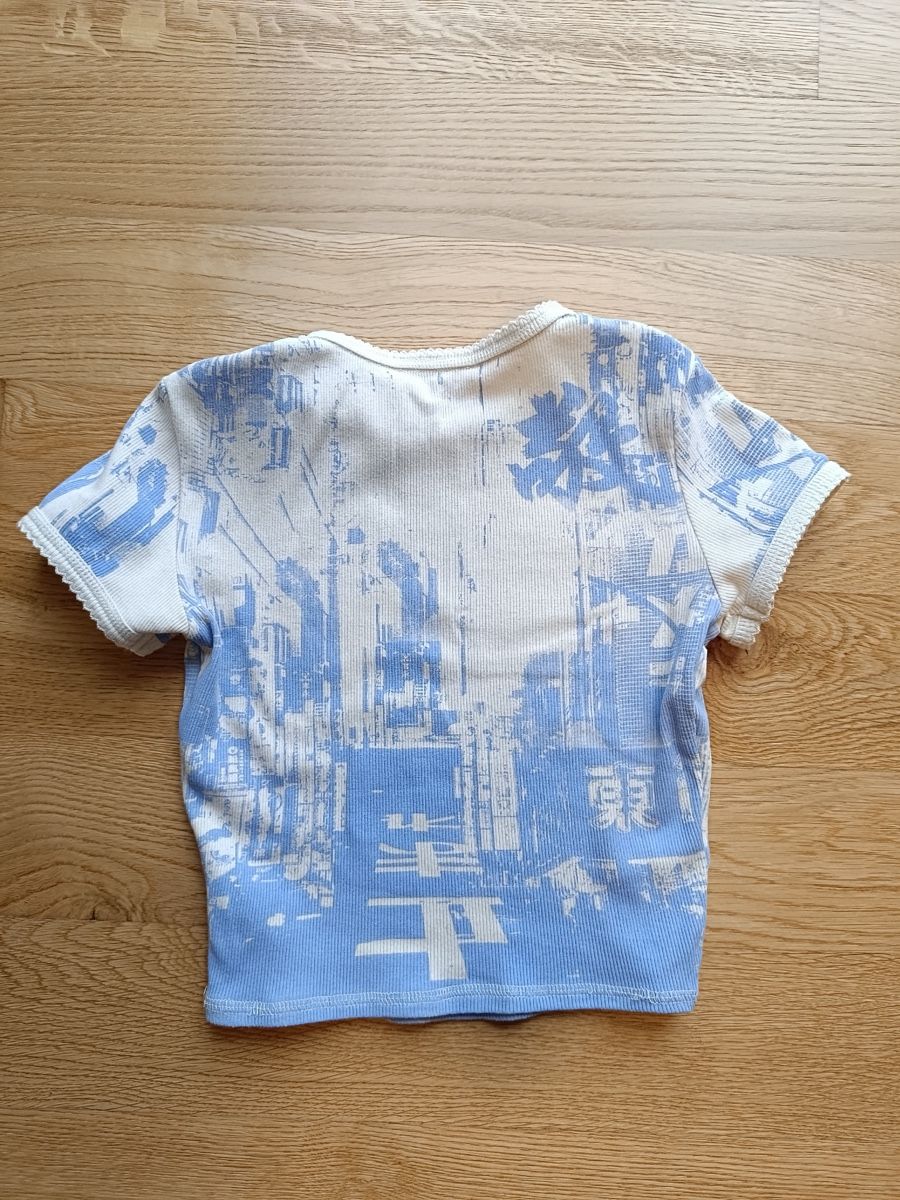 Pull&Bear Tops: PULL & BEAR CROP TOP, TOKYO STREETS MUSTER – Gebraucht aus Zürich von dbu_s8p2 2