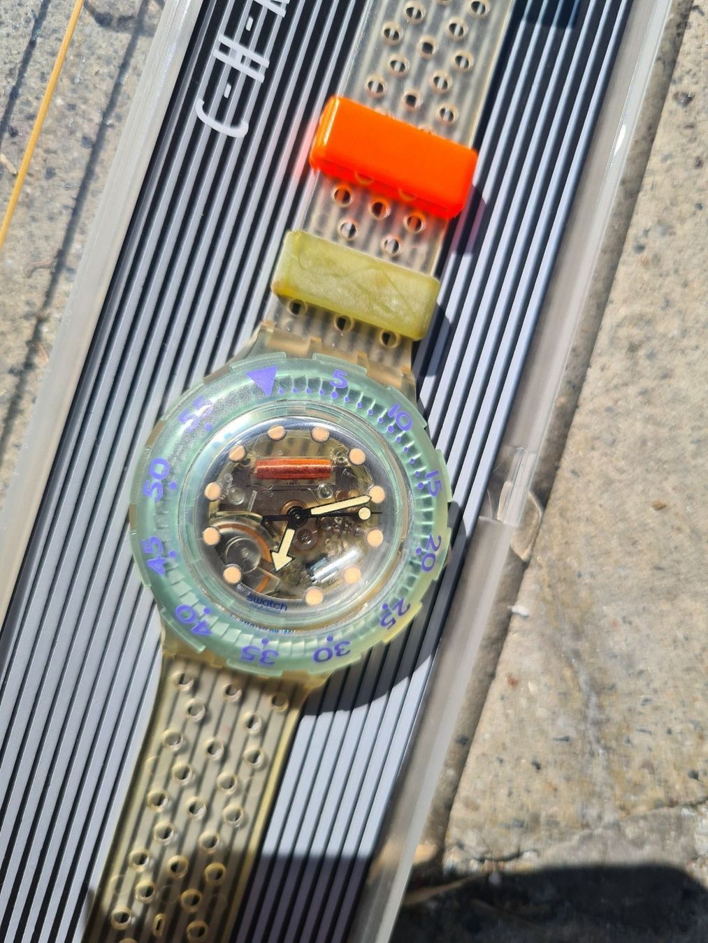 Swatch Orologi: Swatch Chrono SDK104-Jelly Bubbles – Usato da Romanshorn venduto da Rachacha