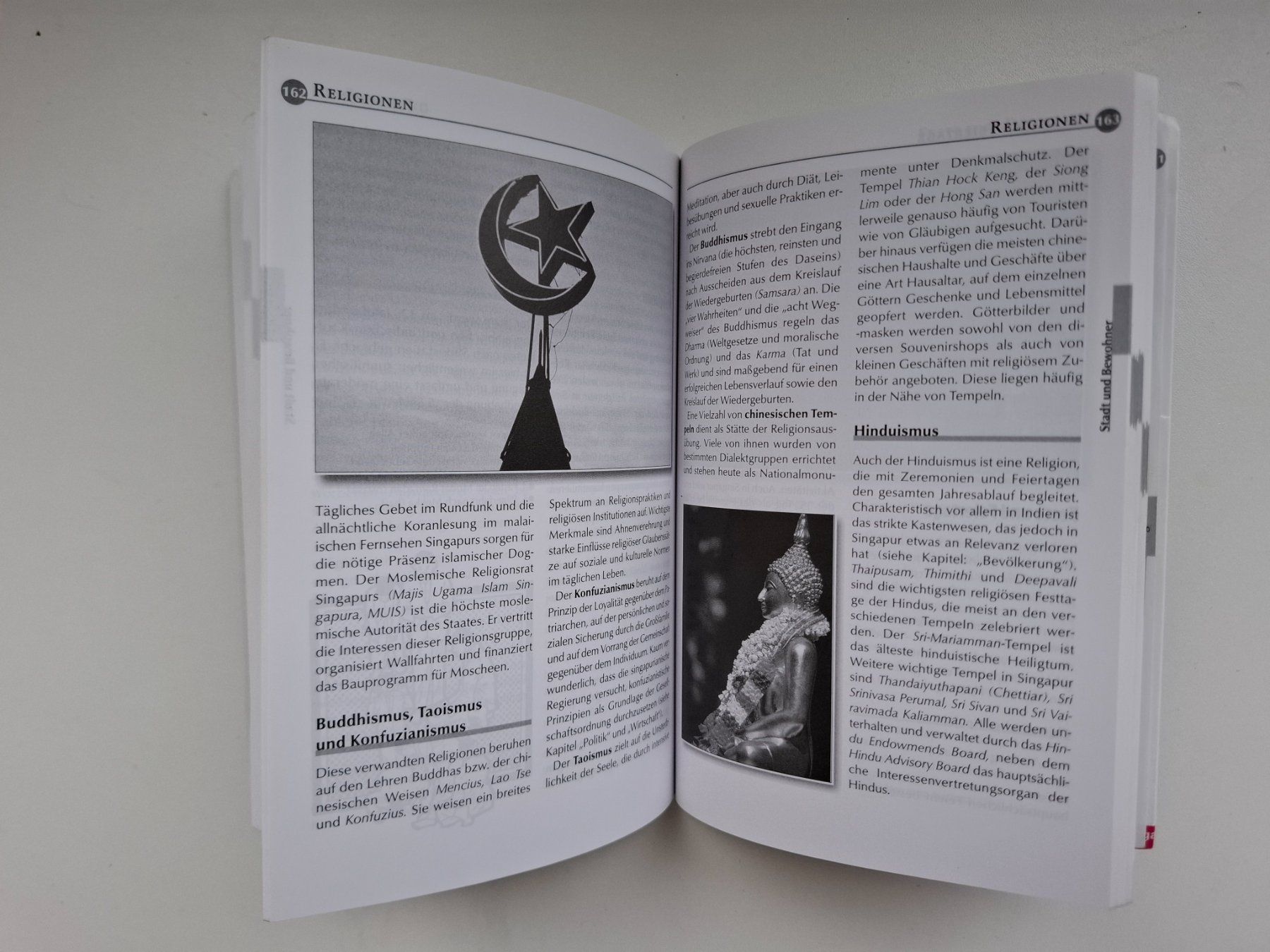 Libri: Reise Know-How Singapur Reiseführer neu – Nuovo (secondo la descrizione) da Oensingen venduto da WeApSo45 5