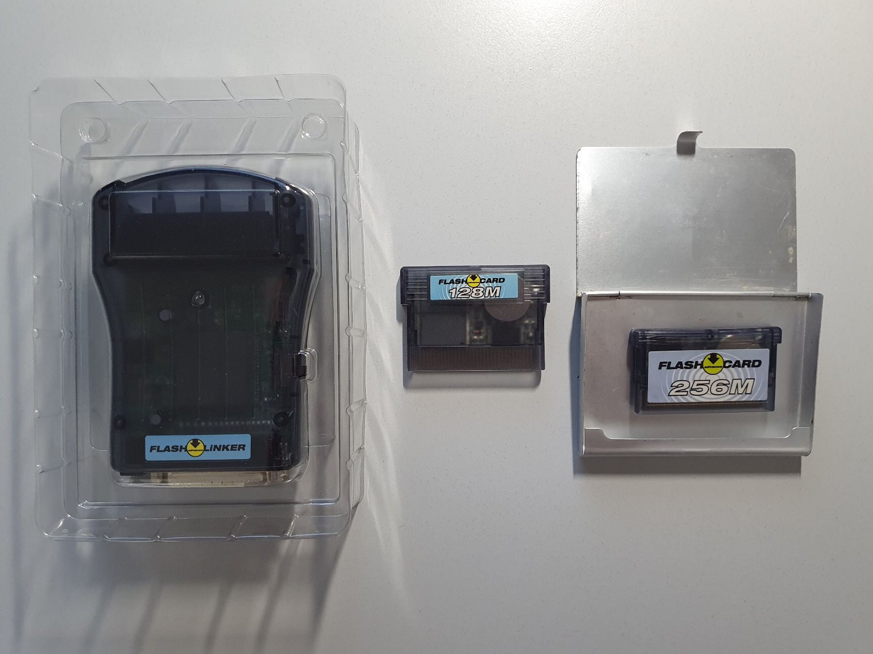 Nintendo Console: GBA - Visoly Flashlinker inkl. 256mbit Flashcard in OVP – Usato da Zufikon venduto da Tweazel 1