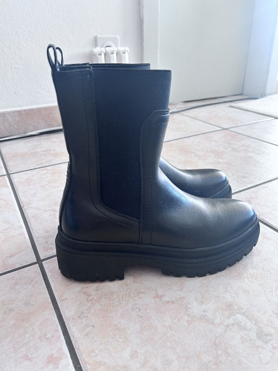 Scarpe da donna: Stivaletti neri da donna taglia 40 – Usato da Cugnasco venduto da sd1520 2