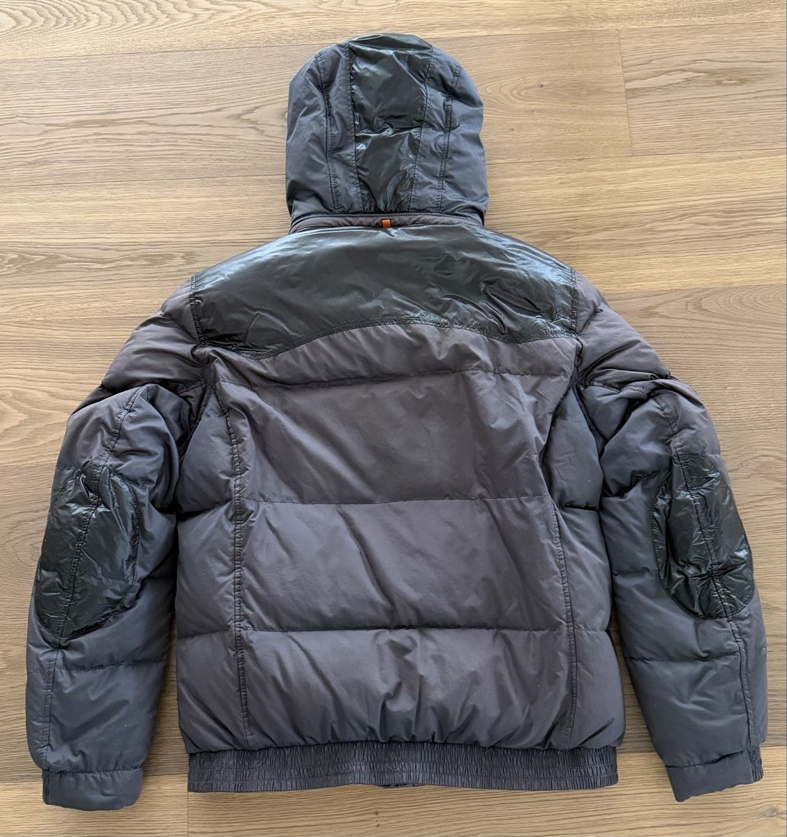 Hugo Boss Giacche: Hugo Boss Winterjacke, Grösse 52 – Usato da Wangen SZ venduto da Buchma 1