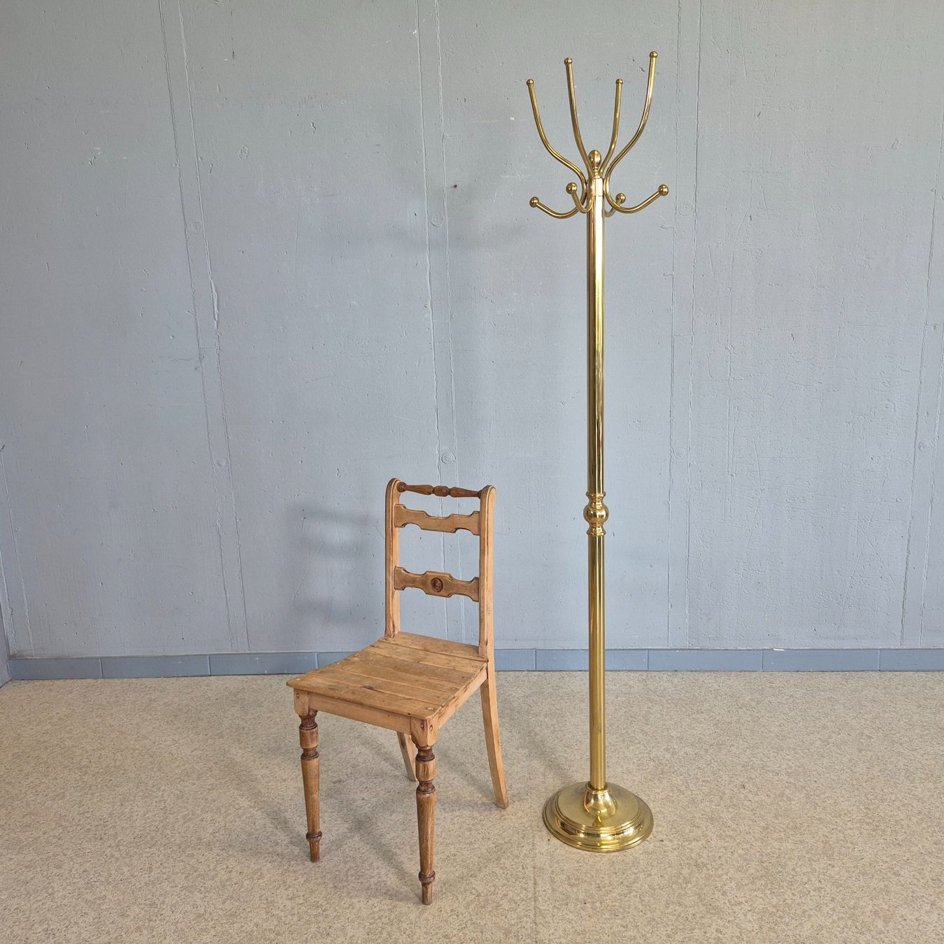 Garderobe: Massive Brass Wardrobe, Messing Garderobenständer Garderobe. – Gebraucht aus Nottwil von Wondewa-Shop 1
