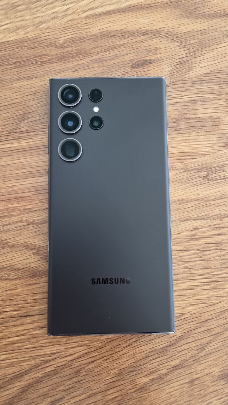 Samsung Telefoni cellulari / Smartphones: Samsung Galaxy S23 Ultra – Usato da Zürich venduto da LG7 3
