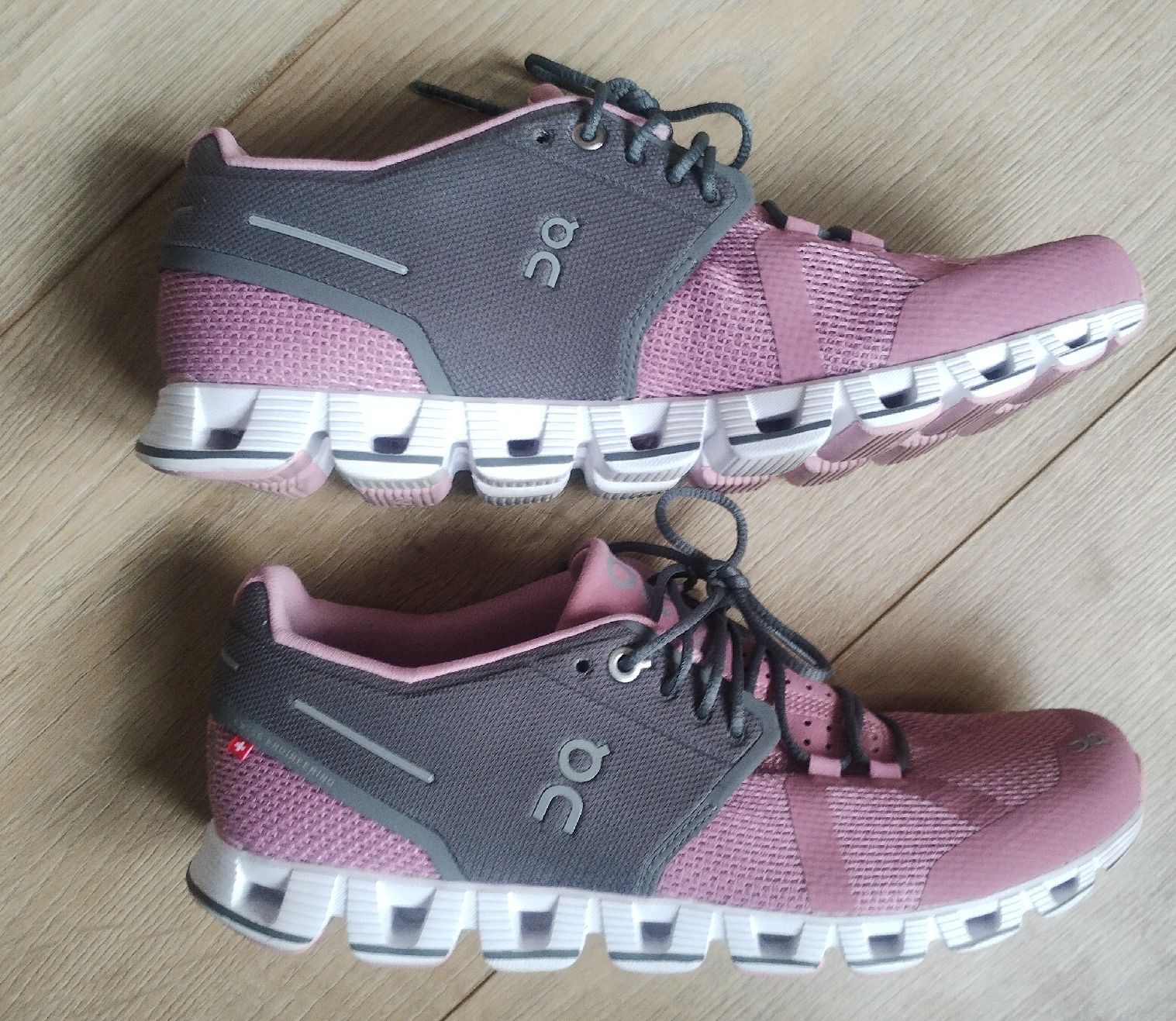 On Scarpe da donna: on Cloud Schuhe Grösse 40 wie neu – Usato da Schiers venduto da bak007 2