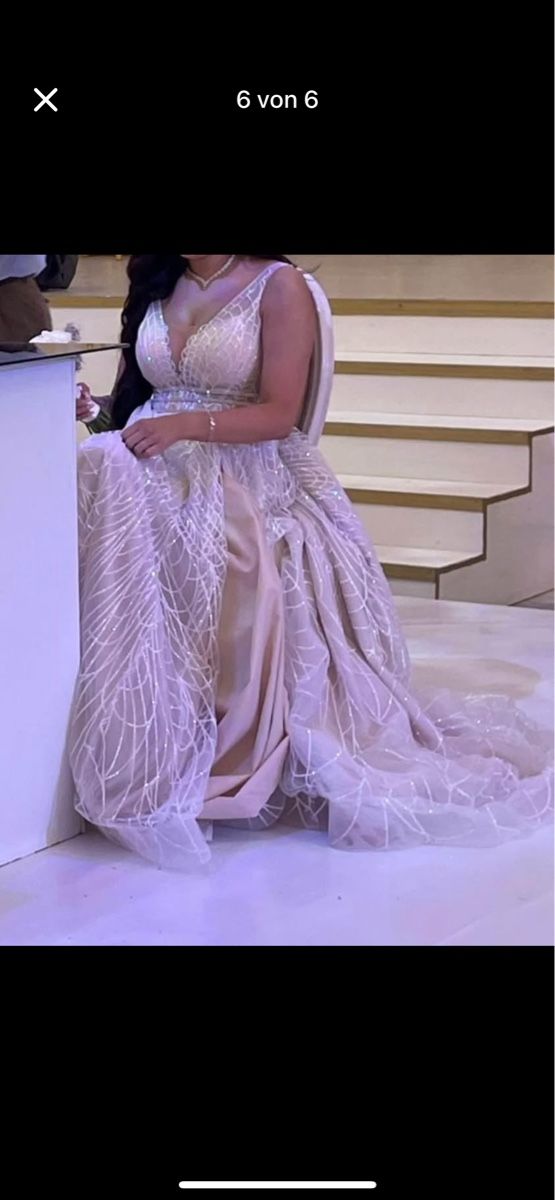 Vestiti: Wunderschönes, elegantes Brautkleid mit Schleppe – Usato da Glattpark (Opfikon) venduto da malouamelia 5