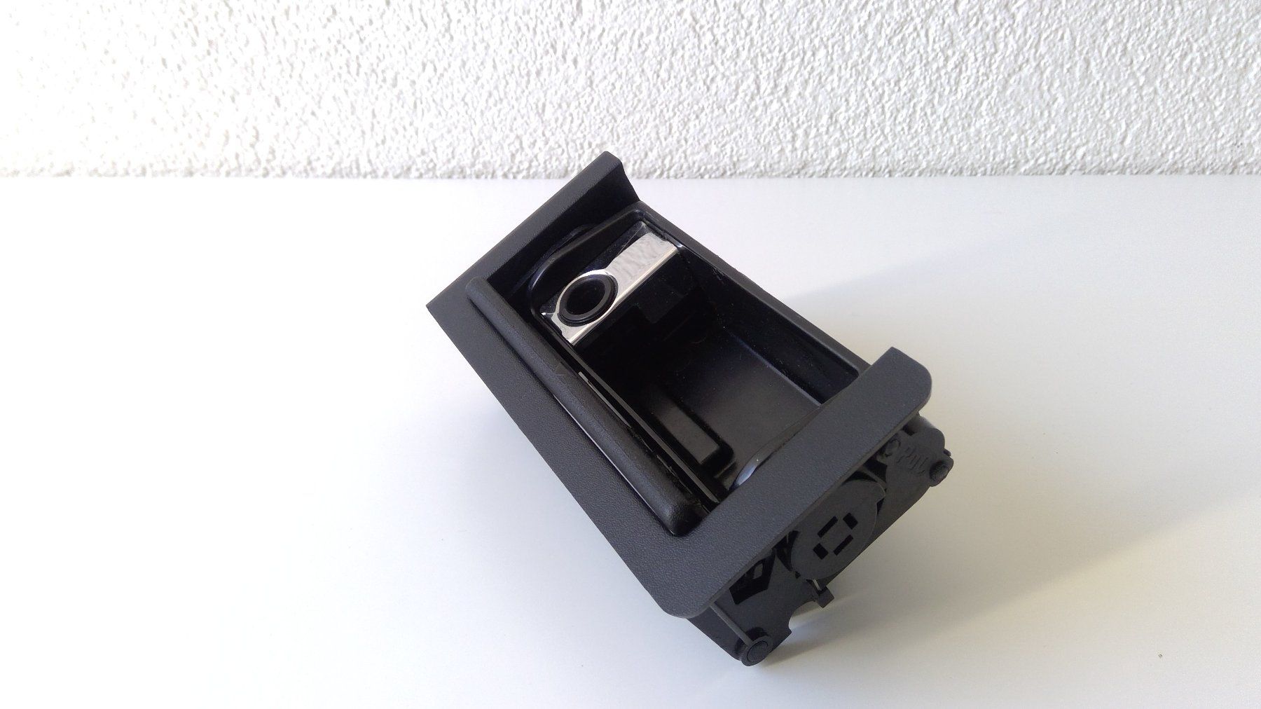 BMW Toutes les pièces auto: BMW Z3 E36 Aschenbecher Chrom 51168399920 – Neuf (Voir description) à Steffisburg par kistlerst 1