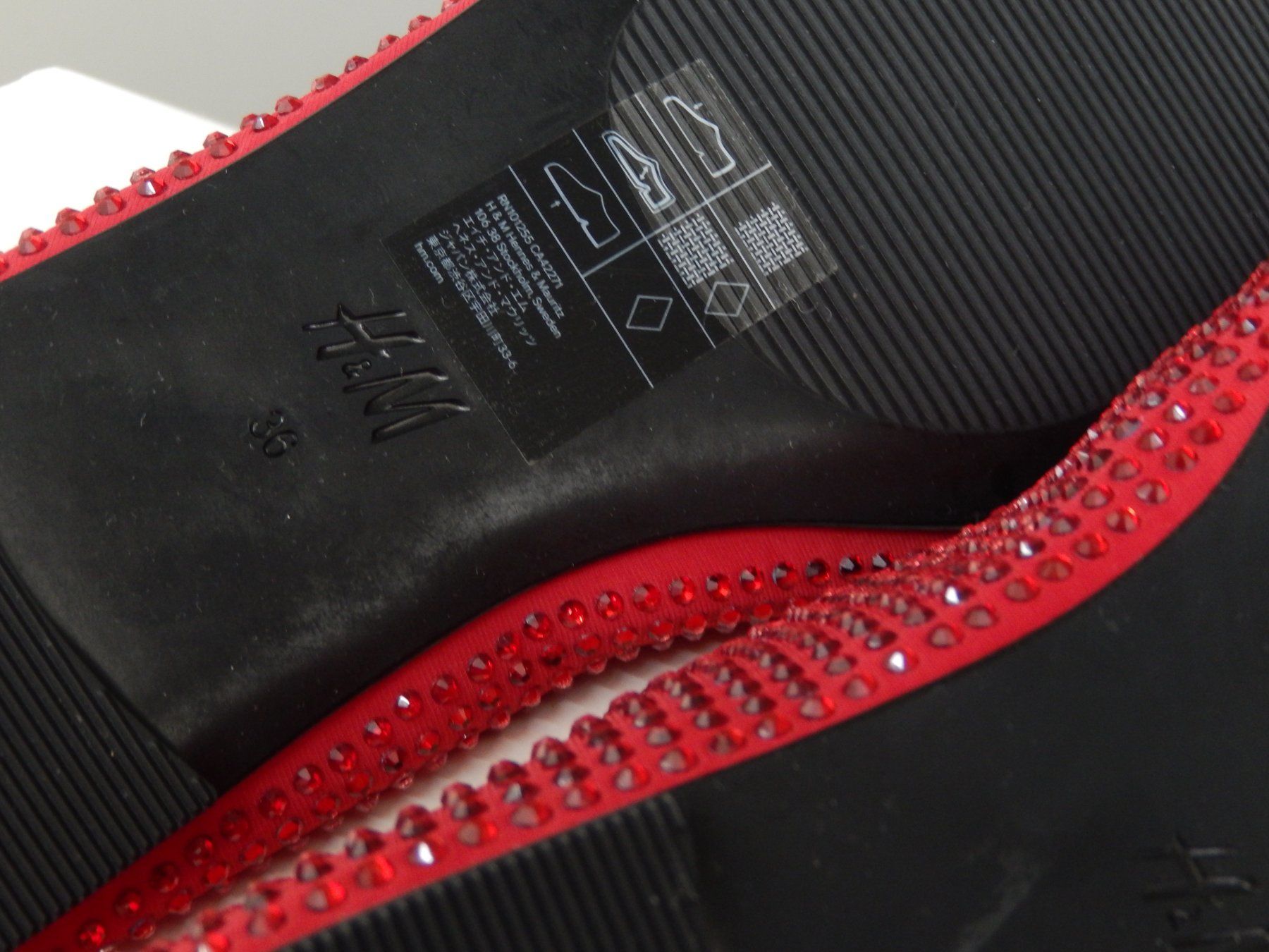 H&M Scarpe da donna: H&M Ballerinas mit Strasssteinen Gr. 36, rot – Usato da Tuggen venduto da vivira 6