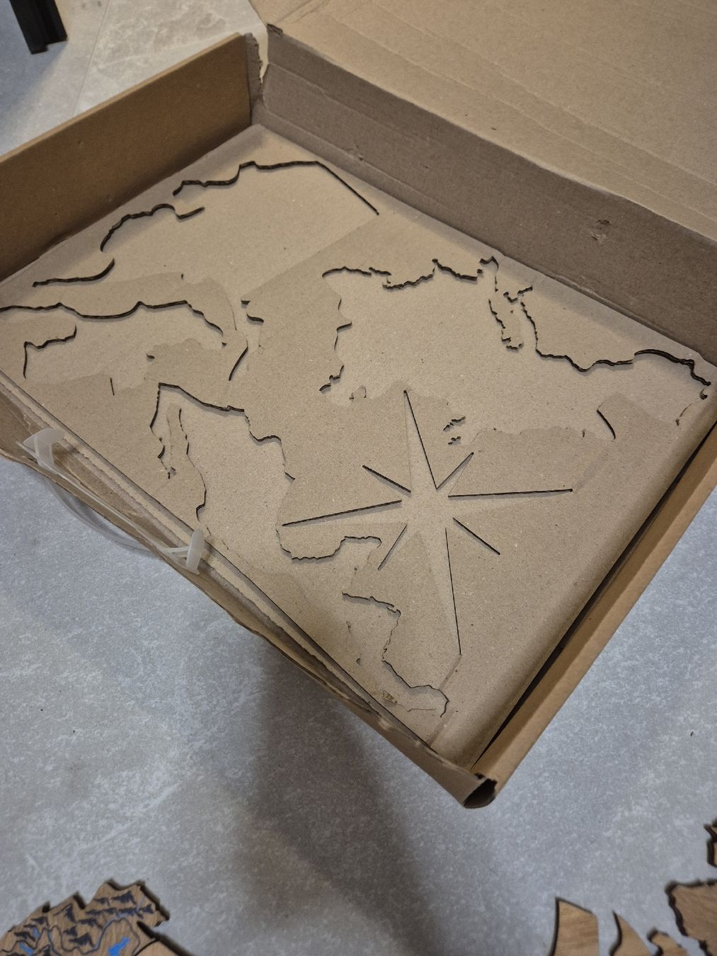 Tutte le decorazioni: Carte du Monde XL – Nuovo e nell'imballaggio originale da Yverdon-les-Bains venduto da Joy777 5