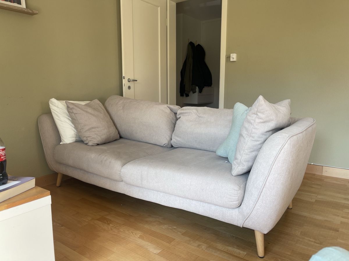 Sofas: Sofa 3-Sitzer hellgrau/ beige – Gebraucht aus Horw von AnnieBee