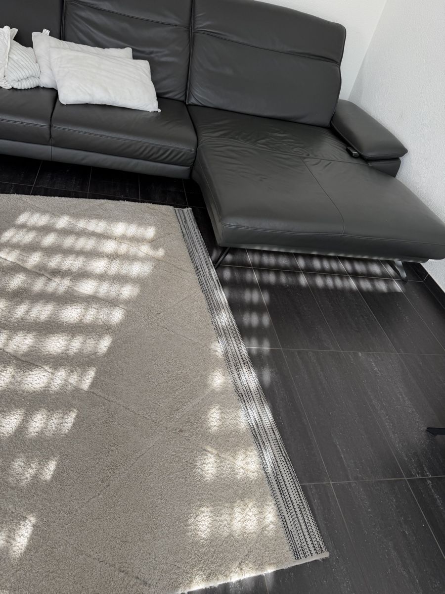 Tappeti: Wohnzimmer Teppich hell mit Rautenmuster gebraucht – Usato da Siebnen venduto da Aurora.A 1