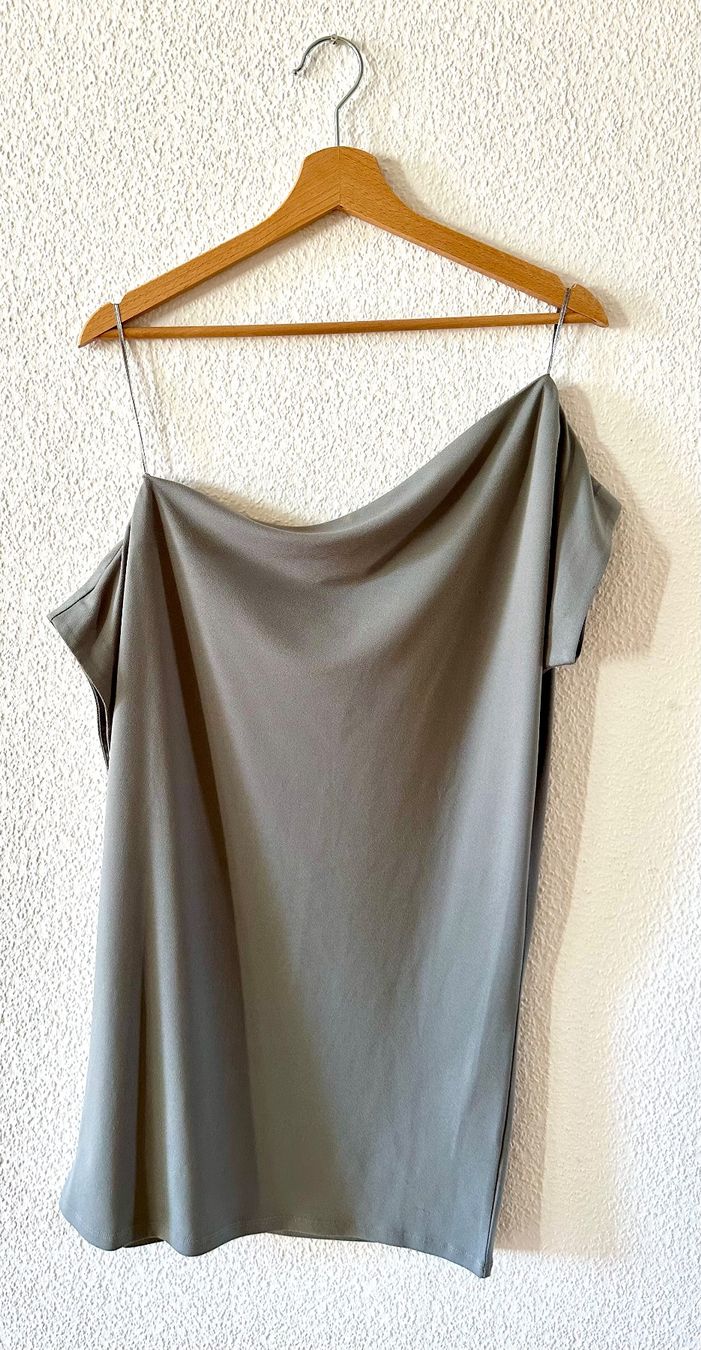 Tops: Bluse/ Minikleid – D'occasion à Auvernier par E111