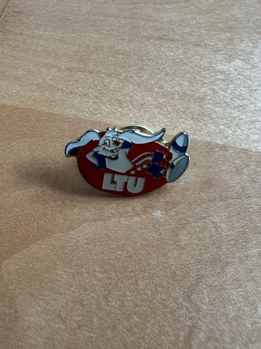 Plaquettes & Badges: LTU PIN – D'occasion à Ottenbach par siiinnaa_77