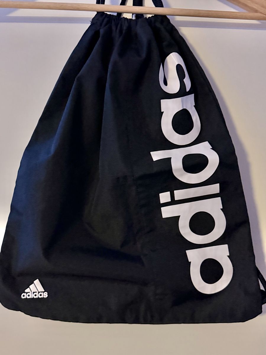 Adidas Borse: Sac de sport Adidas noir – Usato da Boudry venduto da LuigiLoot