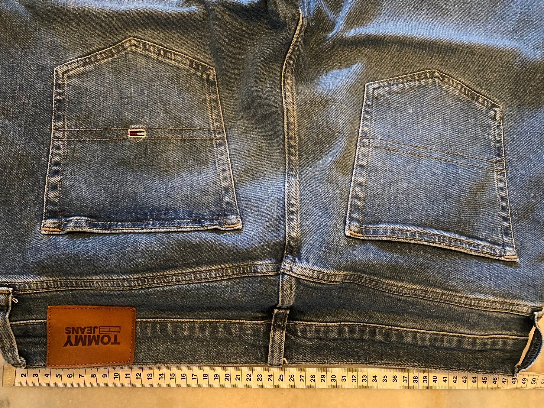 Tommy Hilfiger Jeans: Herren Tommy Hilfiker Jeans – Usato da Hinteregg venduto da Cadi1 2