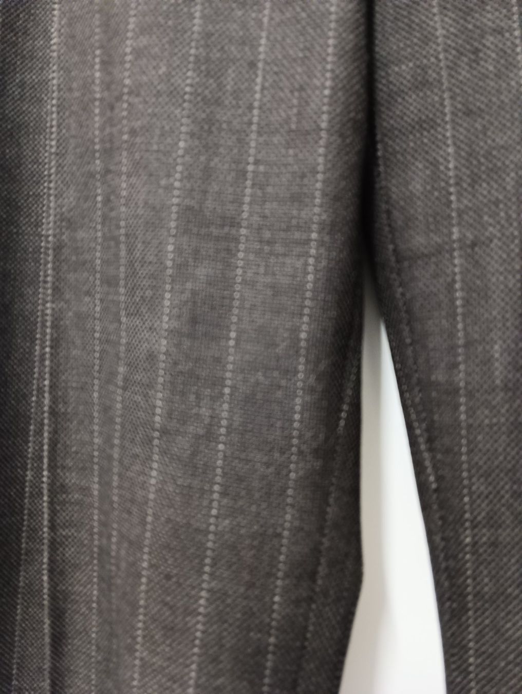 Pantaloni: Bundfaltenhose Damen Gr. 42 – Usato da Schöfflisdorf venduto da kin_2dp9 1