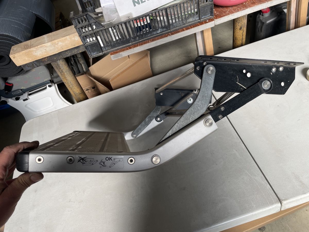 Thule Altri accessori per camping: Einstiegstritt Thule für Camper – Usato da Flaach venduto da Binz 2