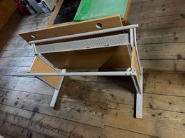 Gut erhaltener schreibtisch zu verkaufen