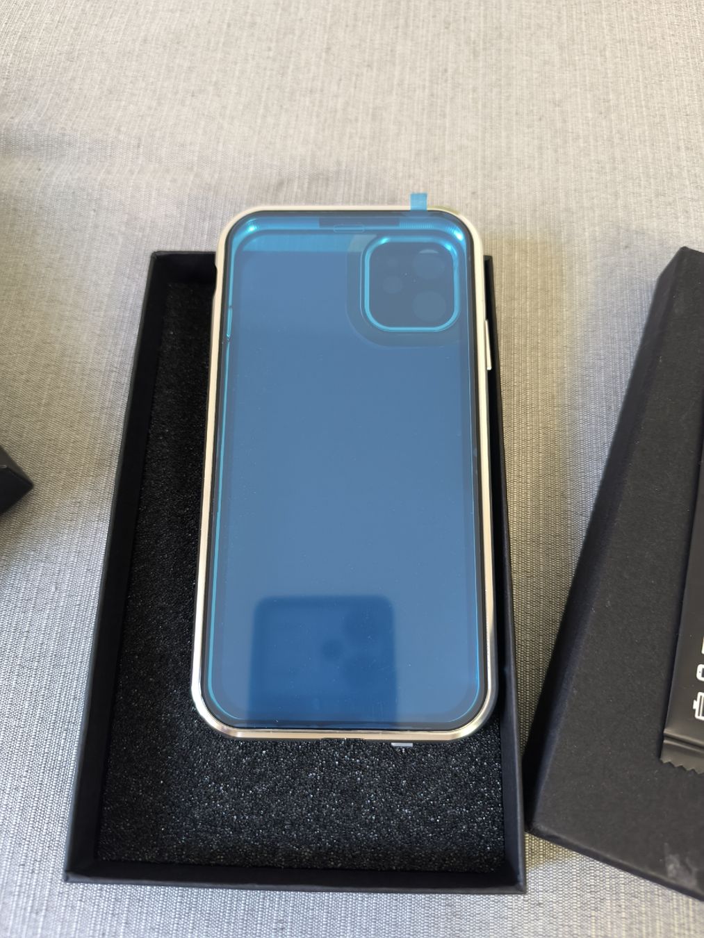Cover & Protezioni schermo: Coque de protection pour iPhone 11 - neuve! – Nuovo e nell'imballaggio originale da La Chaux-de-Fonds venduto da lolmaker1007 2